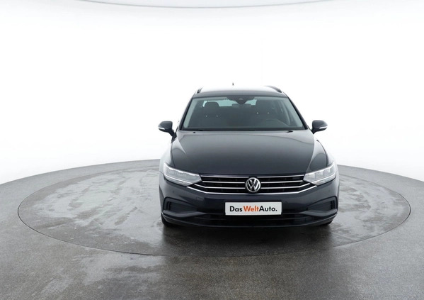 Volkswagen Passat cena 88900 przebieg: 135434, rok produkcji 2020 z Poznań małe 562